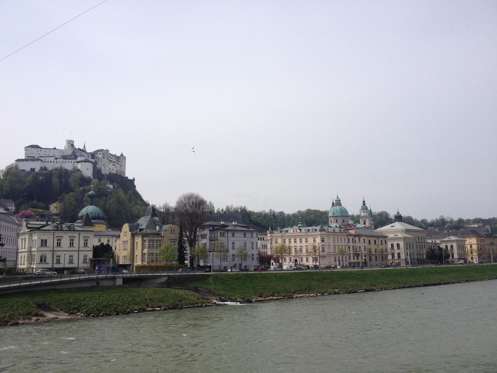 Sarah'S Altstadt Oase Salzburgo Exterior foto